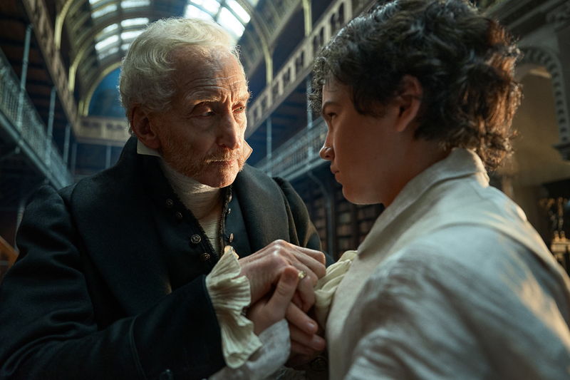 ”怪物”の不気味な表情　ギレルモ・デル・トロが不朽の名作を映画化　「フランケンシュタイン」場面写真