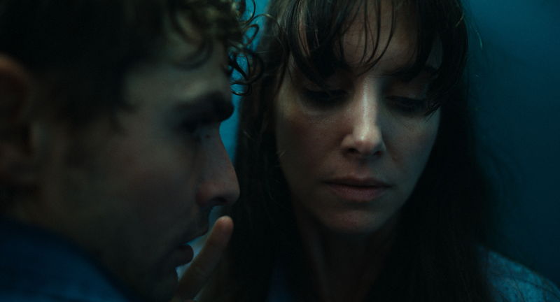 一番嫌な体のパーツがくっつき、抜けなくなった倦怠期カップル　「トゥギャザー」本編映像