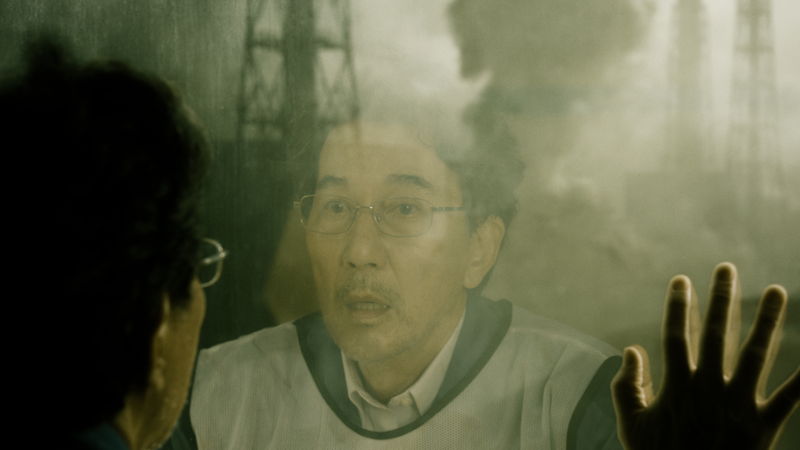 役所広司　原子炉建屋爆発を目にした驚がくの表情　体重減らして挑んだ所長役　「THE DAYS」場面写真