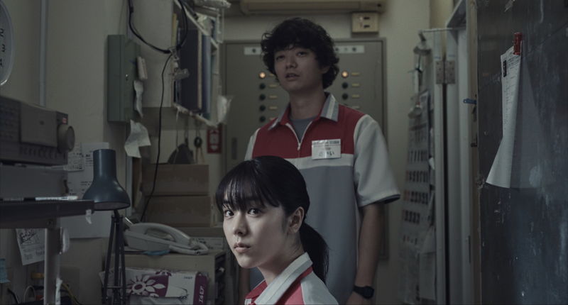 コンビニで起きたゆがみがきっかけで世界の終わりに？　染谷将太主演　ホラー映画「チルド」公開決定