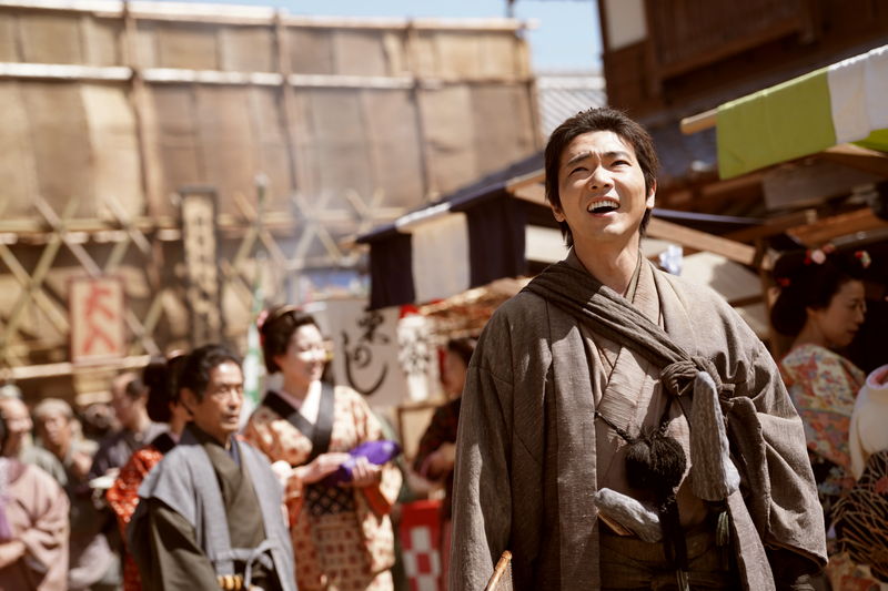 柄本佑が演じるあだ討ちの真相を追う田舎侍 渡辺謙の重く含みのある姿も 「木挽町のあだ討ち」場面写真