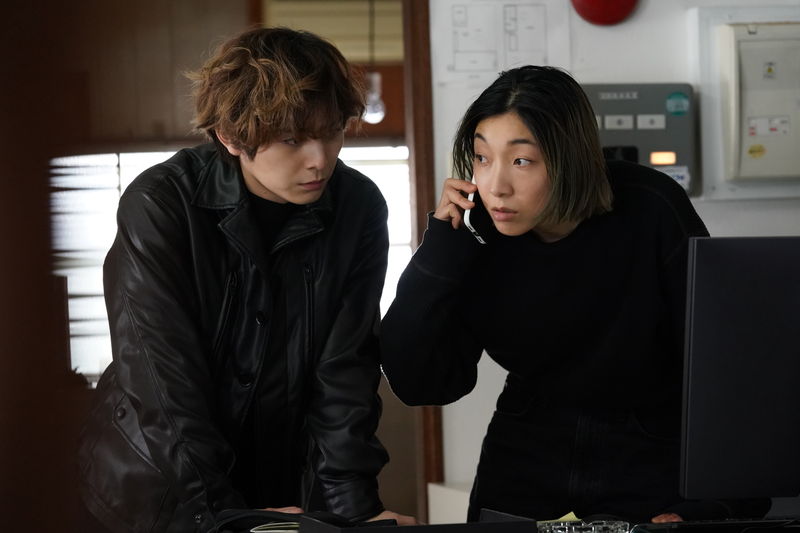 安藤サクラ、山田涼介とのバディ感あふれる姿　原田眞人監督「BAD LANDS」場面写真