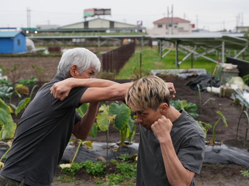 横浜流星と佐藤浩市　まっすぐ見つめ合い気持ちをぶつけ合う姿　「春に散る」場面写真
