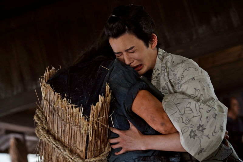 柄本佑が演じるあだ討ちの真相を追う田舎侍 渡辺謙の重く含みのある姿も 「木挽町のあだ討ち」場面写真