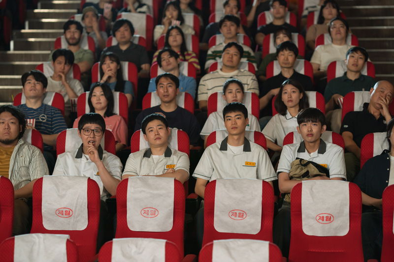 2001年、日本の大衆文化流入が規制されていた韓国　転校生と学級委員をつないだJ-POP　「君と僕の5分」予告