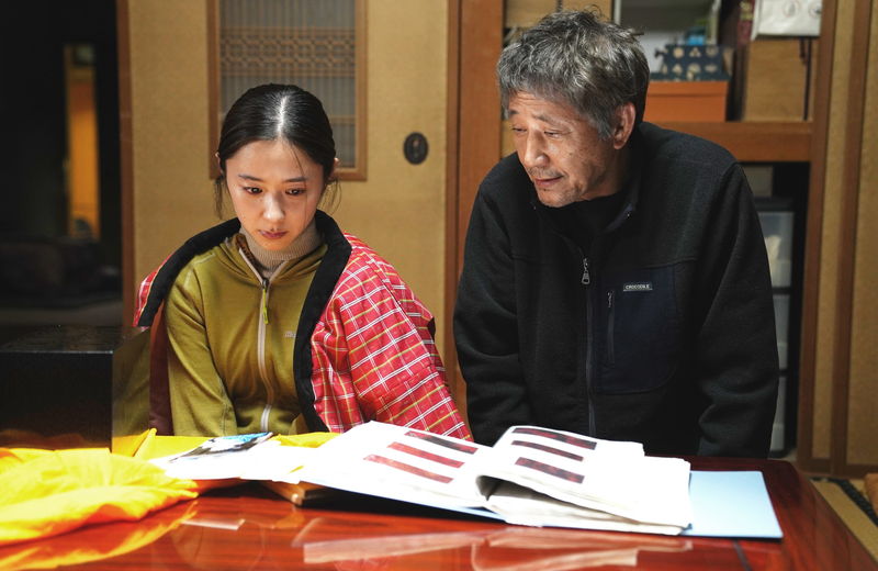 父・小林薫から娘・堀田真由　受け継がれる津軽塗の技と心　「バカ塗りの娘」本編映像