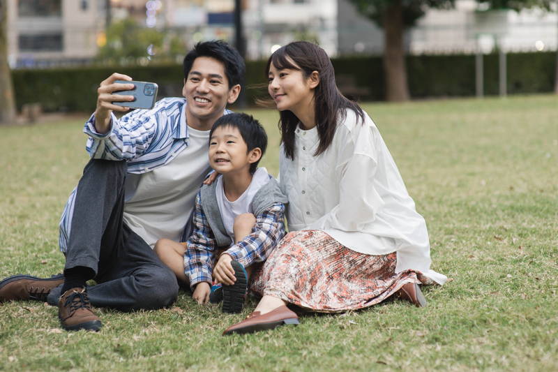 永山絢斗、木村文乃の夫役に　家族写真撮る幸せそうな姿も　砂田アトム、山崎紘菜も出演　「LOVE LIFE」