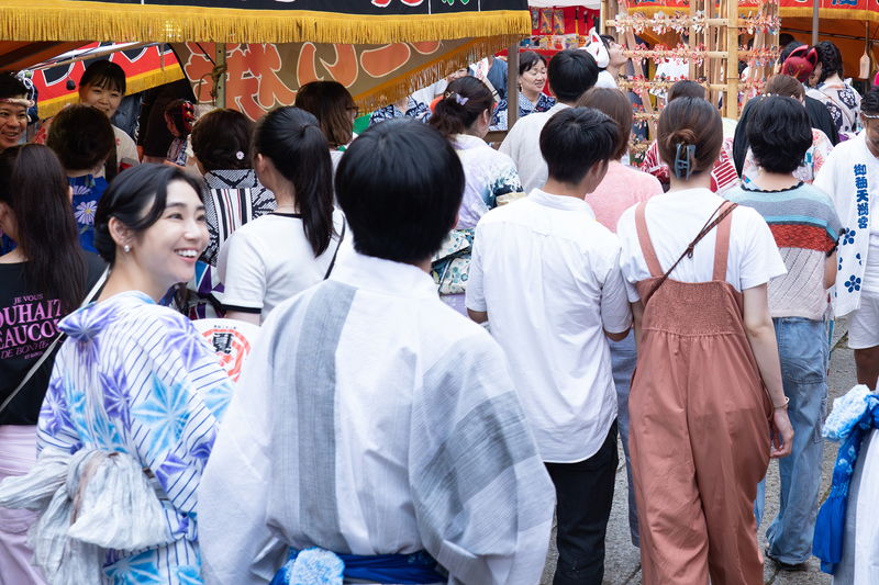 池田エライザ、久保田紗友らが艶やかな浴衣姿　夏祭りのデートシーン　「リライト」場面写真