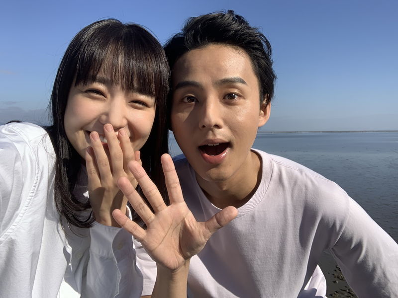 藤ヶ谷太輔が奈緒の髪をドライヤーで乾かす　幸せあふれる姿　「傲慢と善良」場面写真