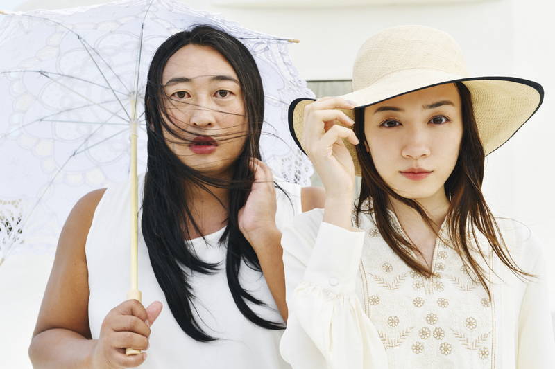 秋山竜次演じる”清純派女優”　永野芽郁とツーショット　「クリエイターズ・ファイル GOLD」場面写真