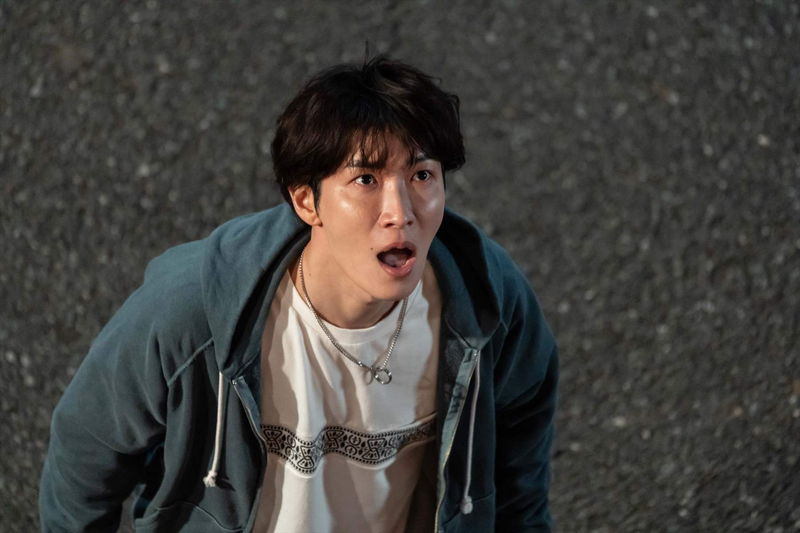 渡辺翔太＝ヤヒロと亀梨和也＝前作の主人公の共通点と相違点　「事故物件ゾク 恐い間取り」場面写真
