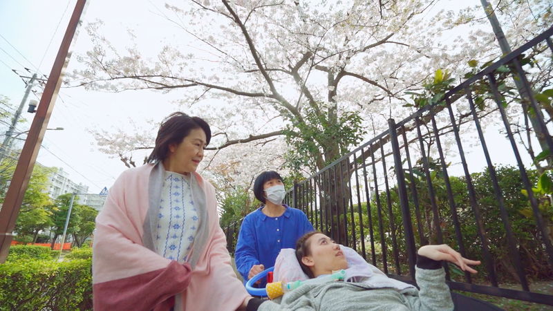 重い障害の22歳と母　ケアスタッフの12年の記録　ドキュメンタリー「江里はみんなと生きていく」公開決定