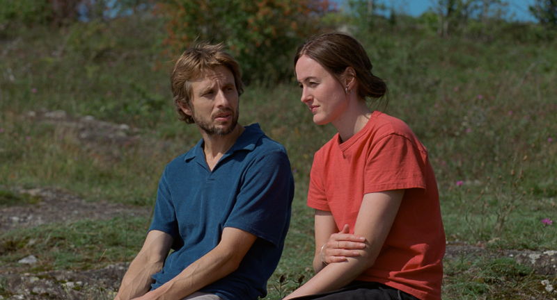 家族を捨てた映画監督の父　俳優の娘との緊張感漂う会話　「センチメンタル・バリュー」場面写真