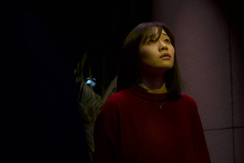 ロボット化する綾野剛　頭に胎児宿す女性　映画「ホムンクルス」異形たちの場面写真公開