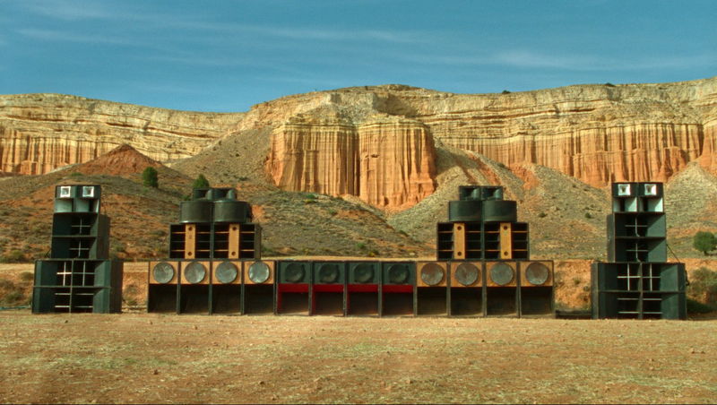 失踪した娘を探すため、砂漠のレイブパーティに参加する父と息子　「シラート」公開決定