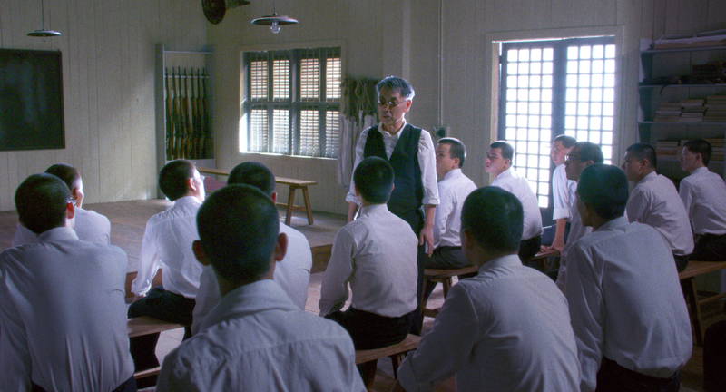 津田寛治が見せる、最後の仲間を亡くした小野田の虚無を宿らせた瞳　「ONODA 一万夜を越えて」予告編