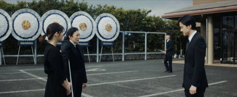 吉村界人、幽霊役で主演　同じく幽霊の父・津田寛治、幽霊が見える母・田中美里と共演　映画「人」特報