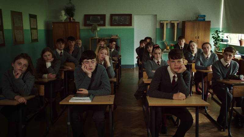 同性に恋する2人が期間限定の“恋人”に　みんなの前で「キスしよう！」　「恋人はアンバー」場面写真