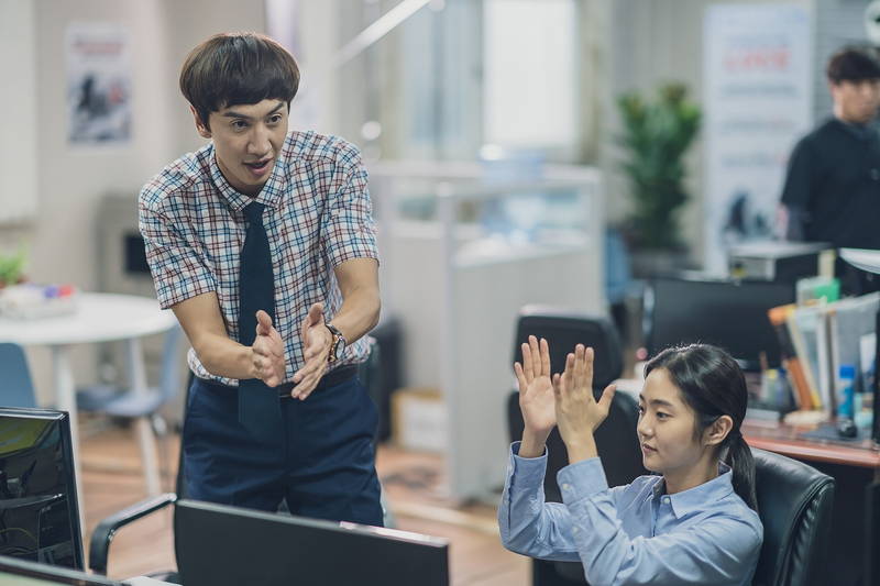 ソウル中心地にできた巨大陥没穴　マンションを地下500mまで沈ませる　「奈落のマイホーム」場面写真