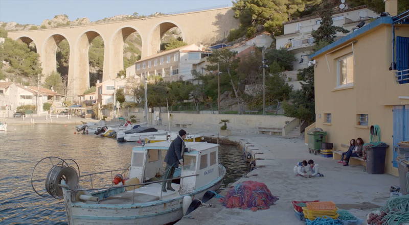 監督の地元フランス・マルセイユの美しい光景　映画「海辺の家族たち」場面写真公開