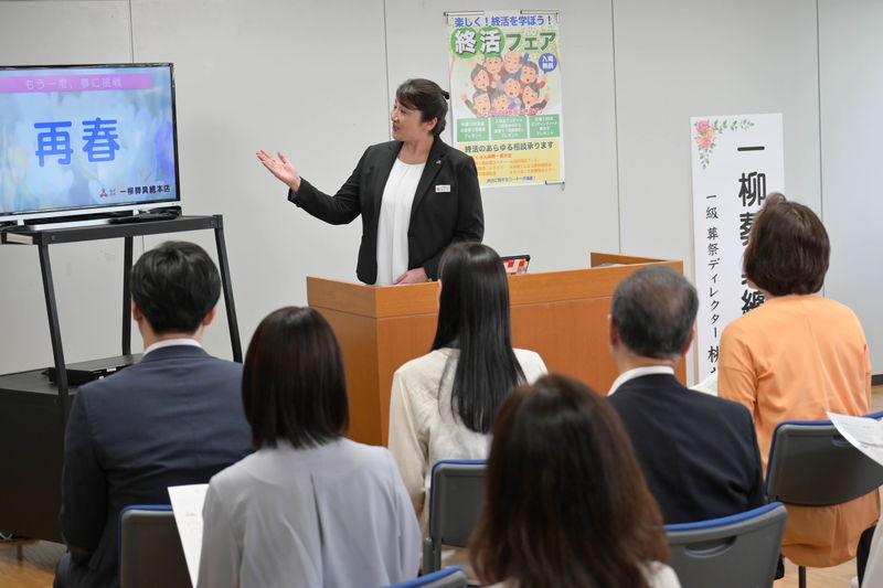 高畑淳子が見せるゴキゲンシニアライフ　シャンソン歌手に挑戦　「お終活 再春！人生ラプソディ」場面写真