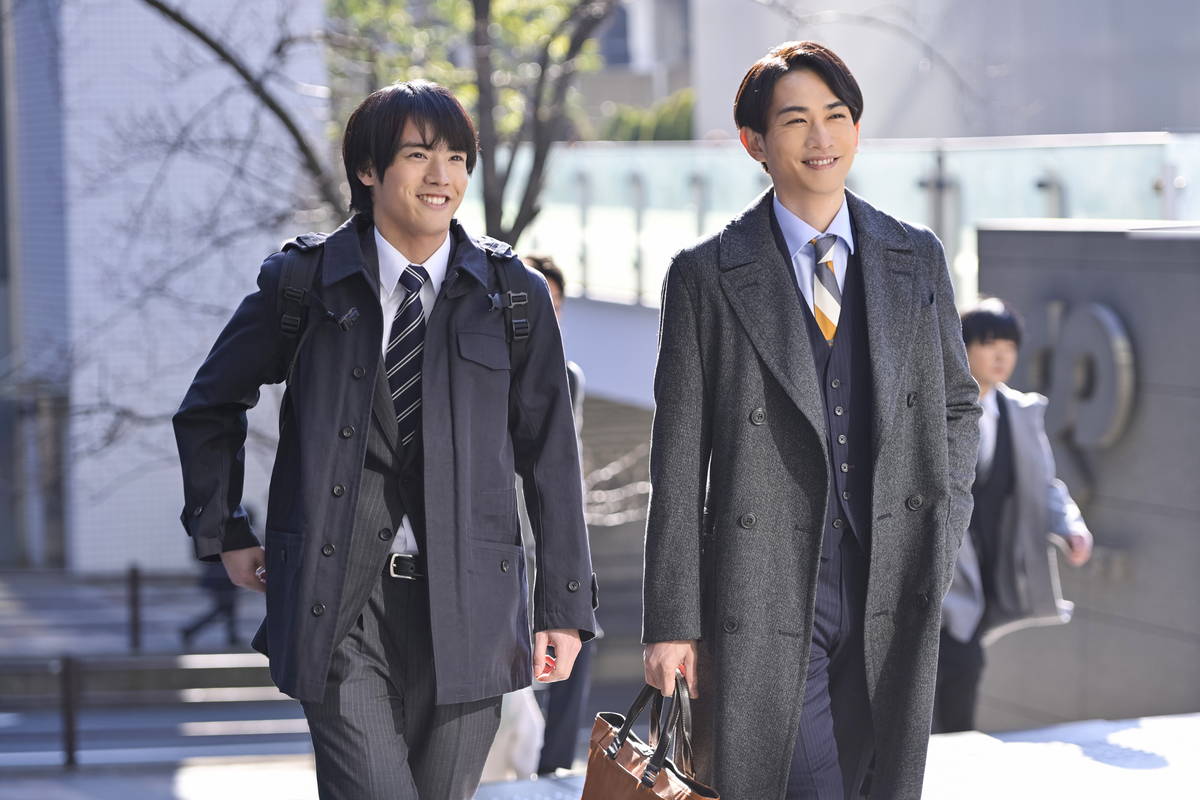 赤楚衛二＆町田啓太　恋が成就し幸せオーラ全開　一緒に食事、キャンプでつり　映画「チェリまほ」場面写真