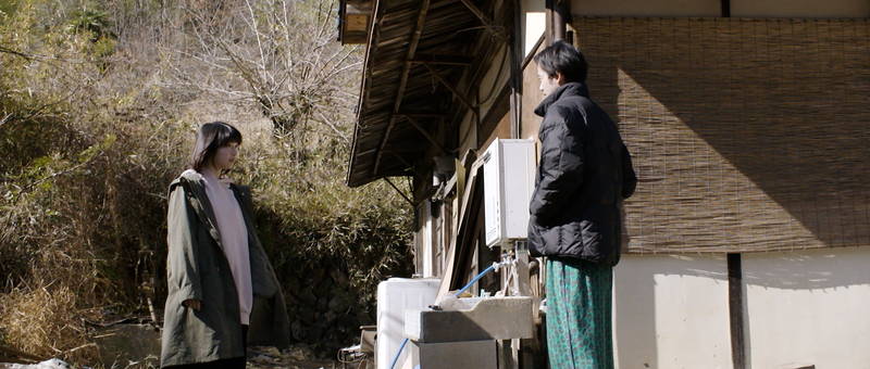 古い空き家で共同生活の男女5人　退去勧告に来た役所の男が泊まることに　短編映画「stay」予告編公開