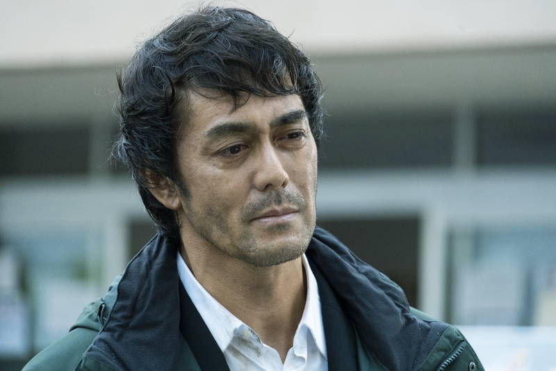 佐藤健、泥水に頭を押しつけられながら「ふざんけんな！」と絶叫　「護られなかった者たちへ」メイキング映像