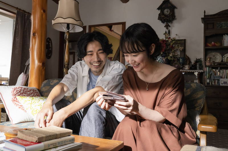 黒木華、金子大地の肩に顔をもたれかける姿　「先生、私の隣に座っていただけませんか？」本編映像
