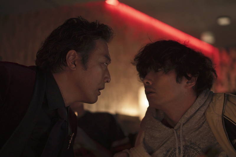 森山未來＆伊藤沙莉　90年代の街を初々しく歩く姿　「ボクたちはみんな大人になれなかった」場面写真