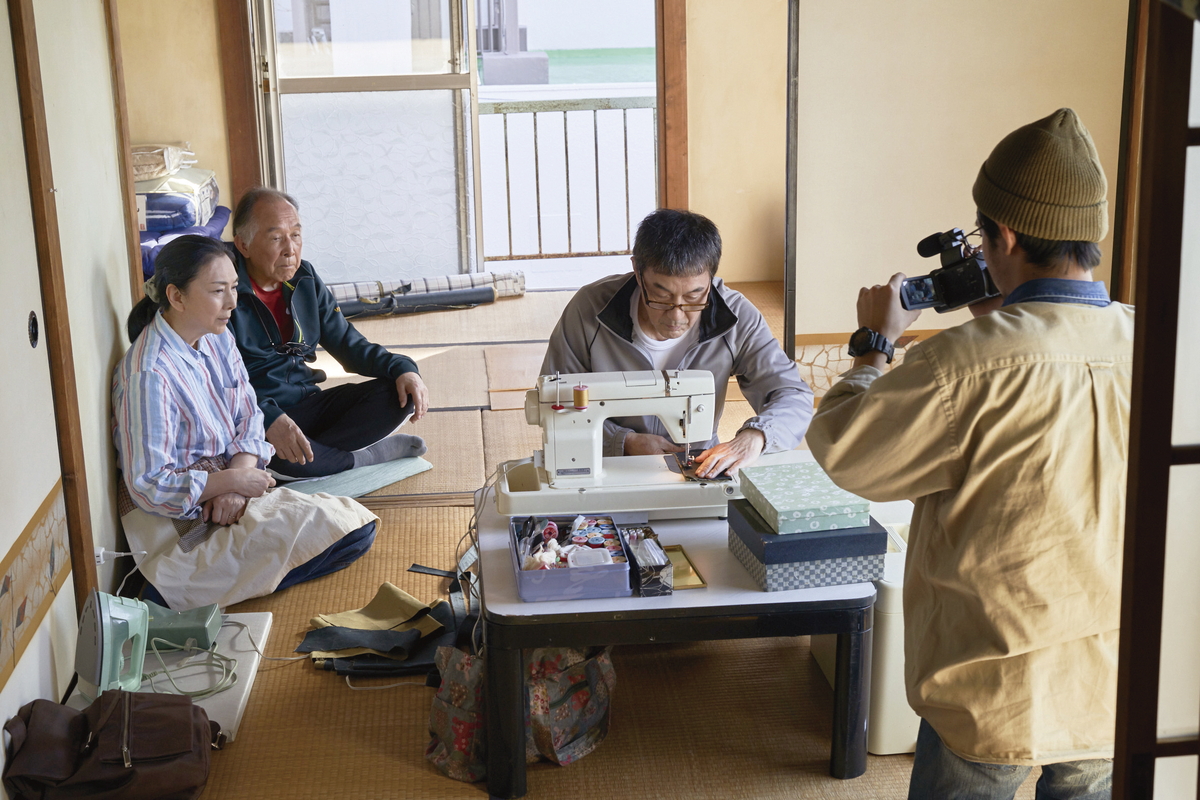 受刑者のクセが抜けない役所広司　車の技能試験ではワイパーも言うこと聞かず　「すばらしき世界」本編映像