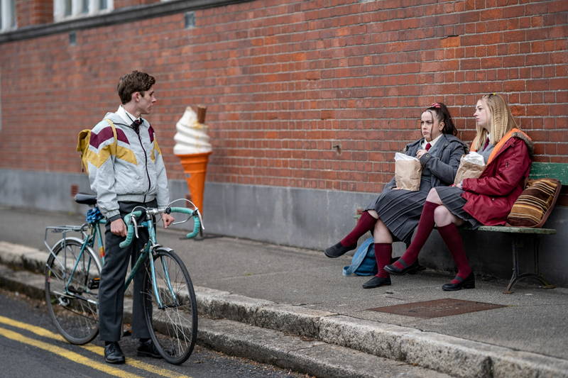 同性に恋する2人が期間限定の“恋人”に　みんなの前で「キスしよう！」　「恋人はアンバー」場面写真