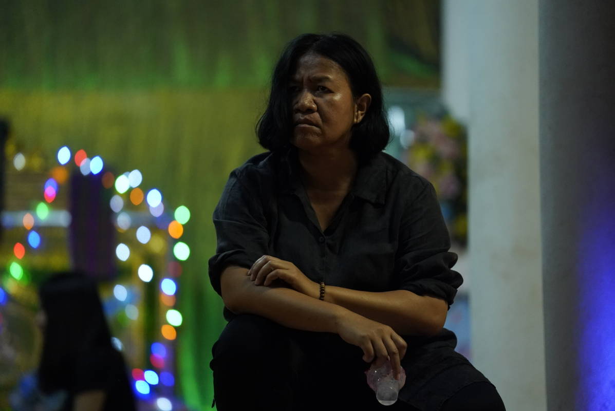 祈祷師たちが全身全霊で儀式　何かに取り憑かれた娘のため　「女神の継承」場面写真