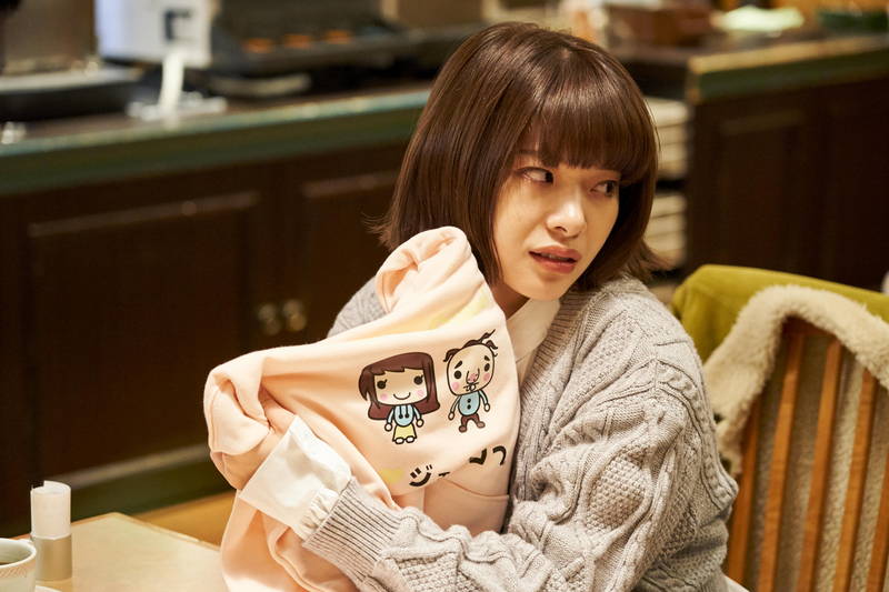 ムロツヨシ、覆面姿で岸井ゆきのに詰め寄る　負の感情全開　「神は見返りを求める」場面写真