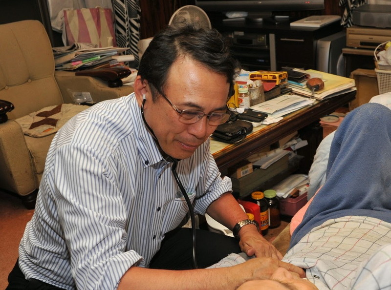 「けったいな町医者」被写体の長尾和宏　ナレーションの柄本佑と在宅の現場を回る　「すごい感性の方」