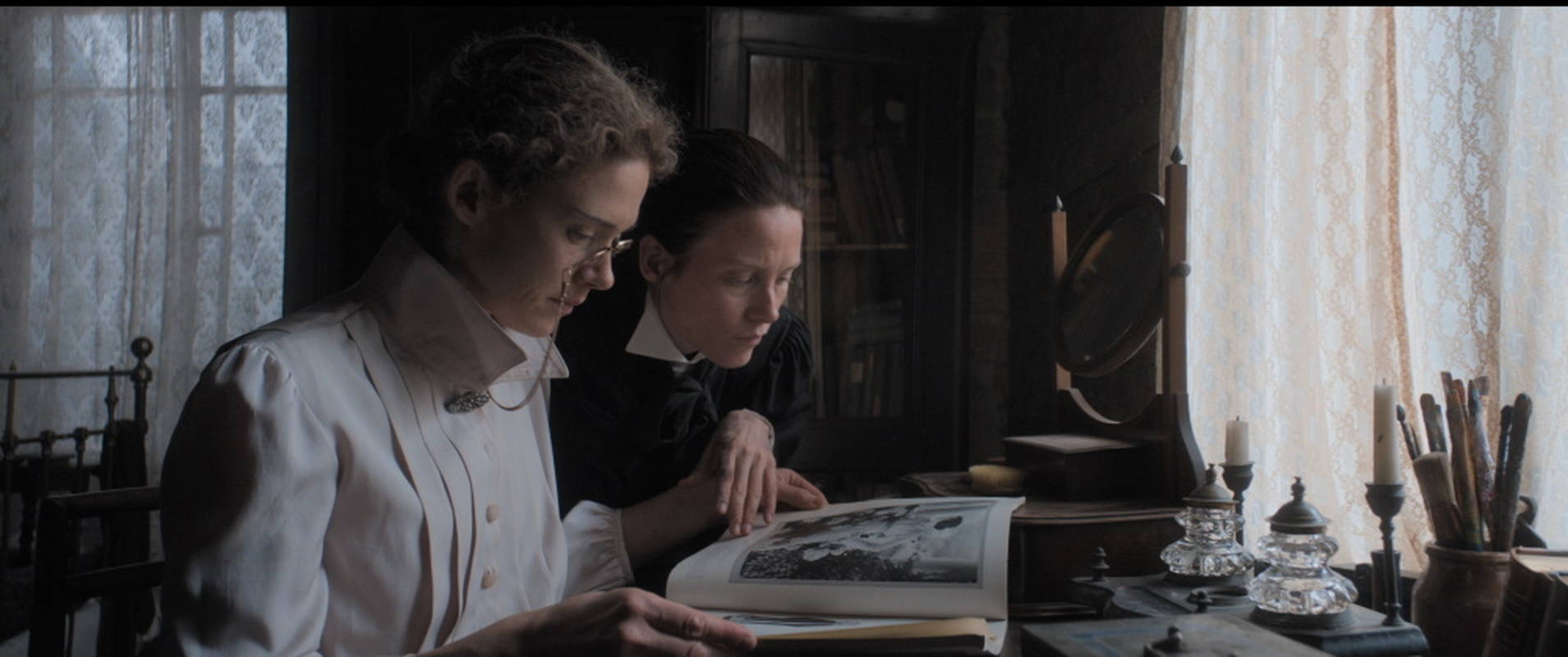 フィンランドの国民的画家ヘレン・シャルフベック　美しい自然の中で見せる微笑　「魂のまなざし」場面写真