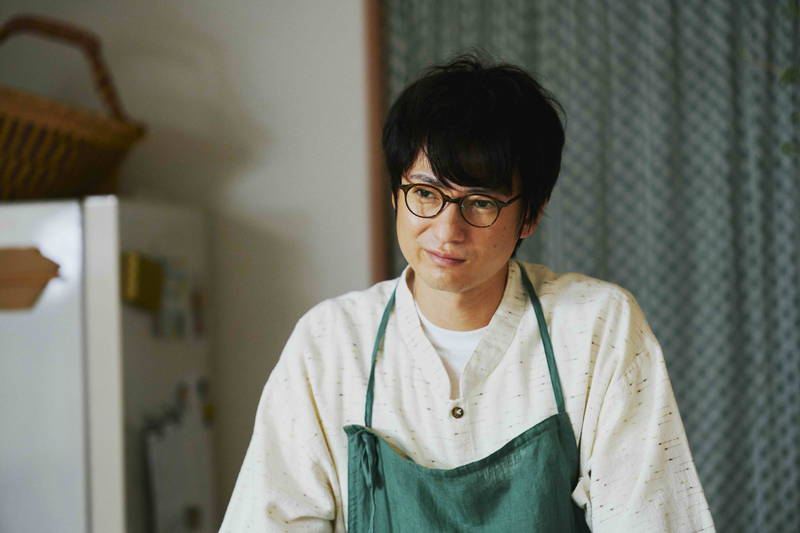 蛙亭・中野周平　不思議なかわいらしさで、ピリピリとした関係の中和剤に　「青葉家のテーブル」場面写真
