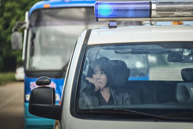 不敵な笑み浮かべるマ・ドンソク　警察、ヤクザ、凶悪犯　映画「ザ・バッド・ガイズ」場面写真公開