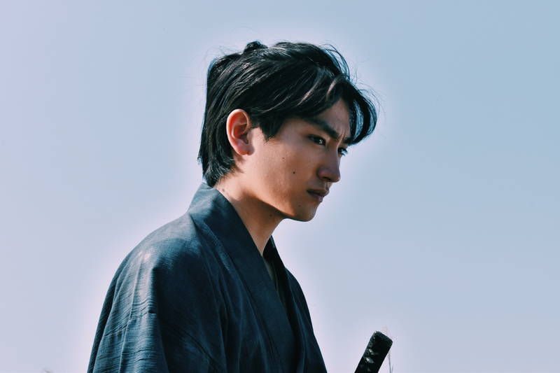 伊藤万理華　白目姿で勝新太郎の色気を再現　「サマーフィルムにのって」本編映像