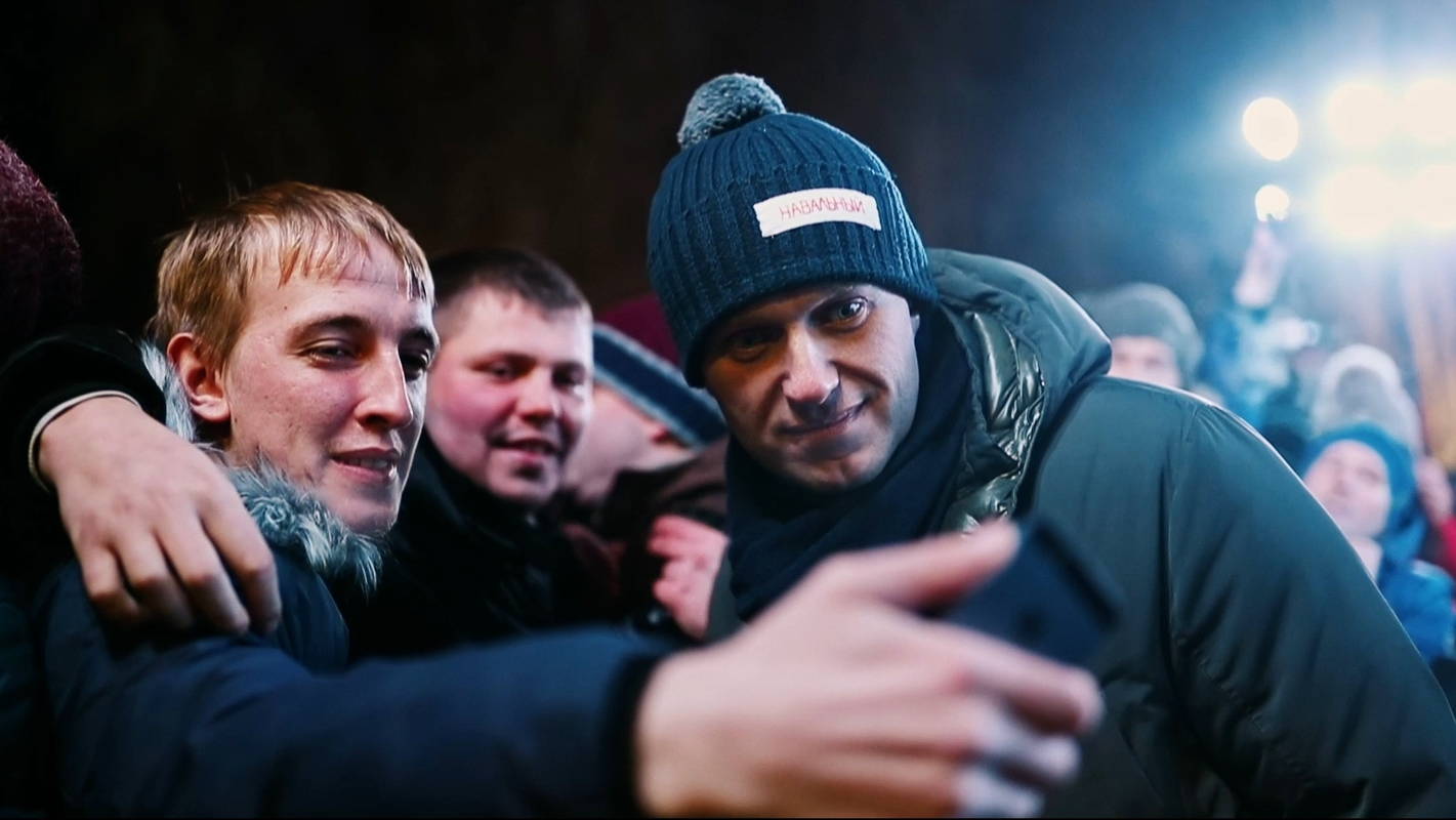 ロシア反体制派のカリスマ　政府に狙われていると知りながらの帰還　「ナワリヌイ」場面写真