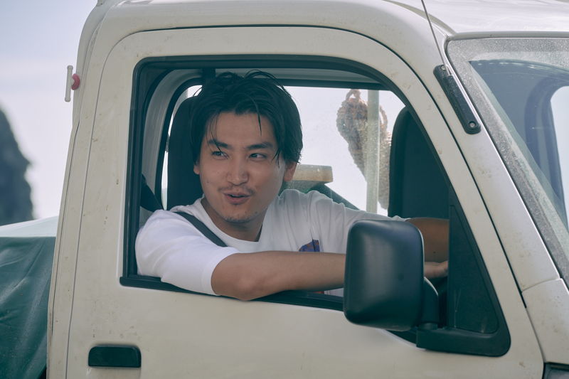 杉咲花、志尊淳、宮沢氷魚、小野花梨らが見せる愛の物語　「52ヘルツのクジラたち」場面写真
