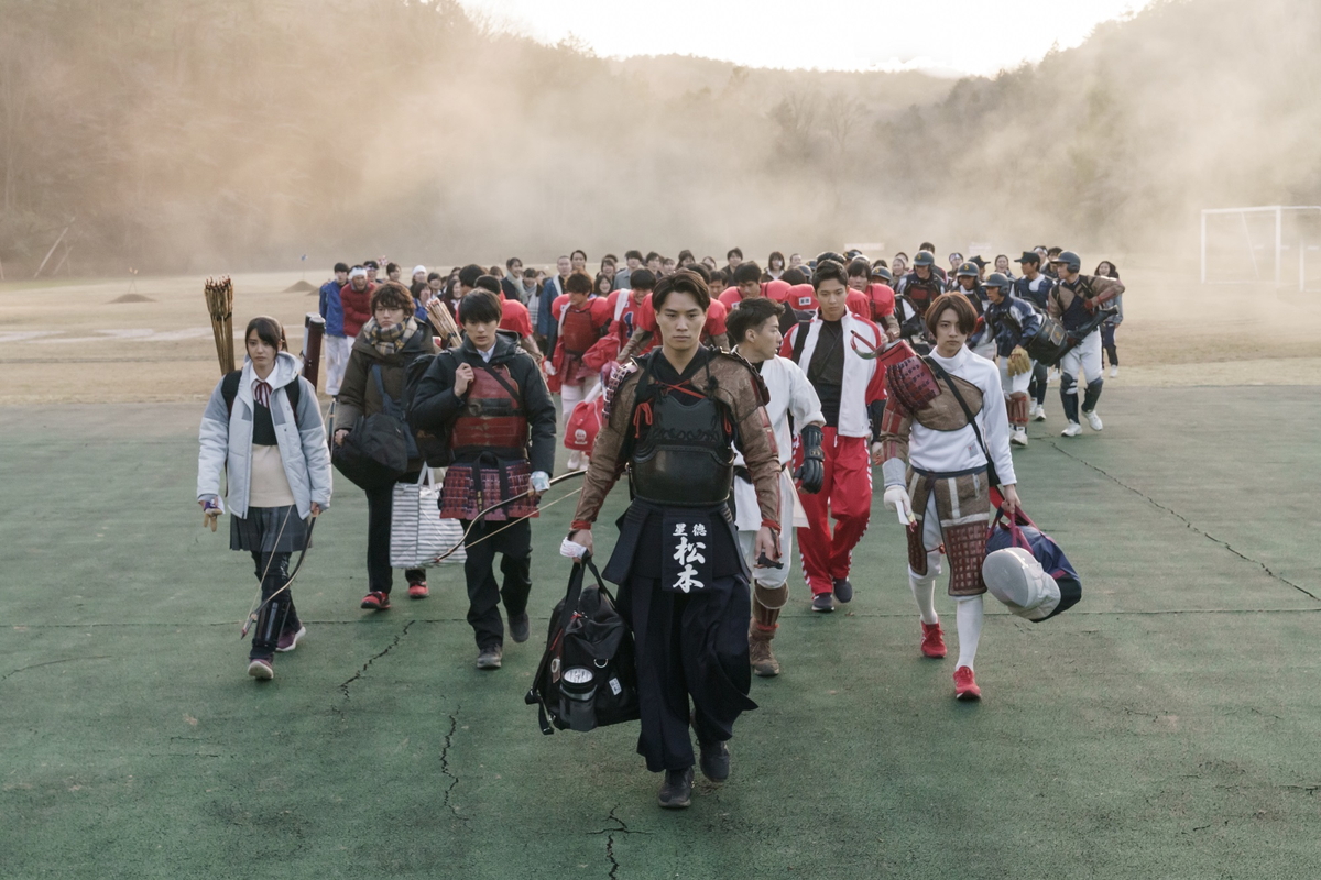 松山ケンイチ＝織田信長、三浦春馬＝徳川家康の鋭い眼光　映画「ブレイブ ‐群青戦記-」場面写真公開