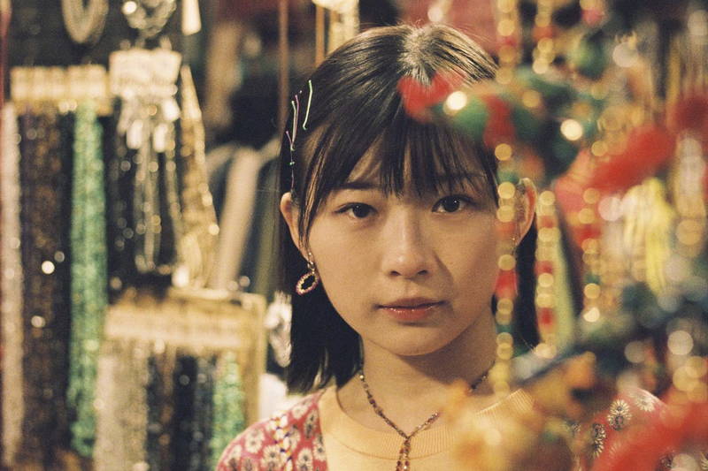 森山未來＆伊藤沙莉　90年代の街を初々しく歩く姿　「ボクたちはみんな大人になれなかった」場面写真