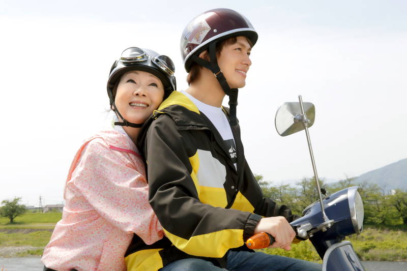 ボイメン小林豊＆本田剛文がにらみ合い　いがみ合う兄弟役　「ブルーヘブンを君に」場面写真