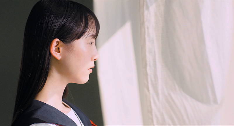 ボサボサ髪の吉岡里帆、サングラス＆ジャージの怪しい満島真之介　映画「ゾッキ」個性あふれる場面写真