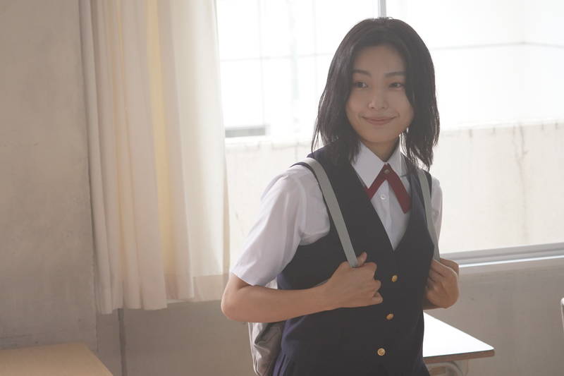 山田杏奈、糖尿病で倒れた芋生悠にジュースを口移し　「ひらいて」場面写真