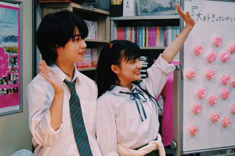 伊藤万理華　白目姿で勝新太郎の色気を再現　「サマーフィルムにのって」本編映像