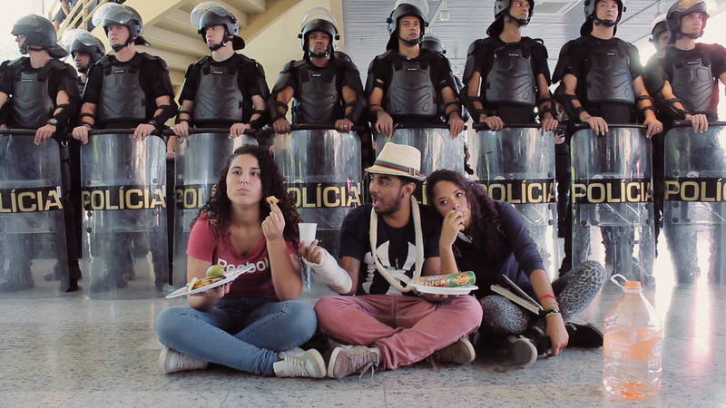 学校を占拠、道路を封鎖　ブラジル社会を学生の視点から描いたドキュメンタリー「これは君の闘争だ」予告