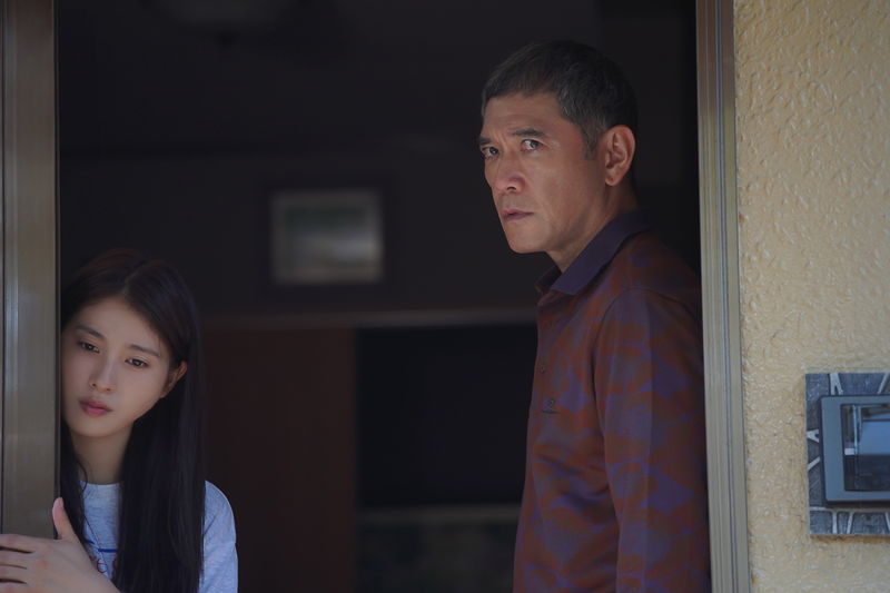 土屋太鳳に迫る恐怖　佐久間大介＆金子ノブアキの“表と裏”の顔　「マッチング」ビジュアル