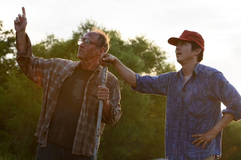 ユン・ヨジョン演じる破天荒おばあちゃん　孫を「強い子」と褒め、絆深める　「ミナリ」本編映像